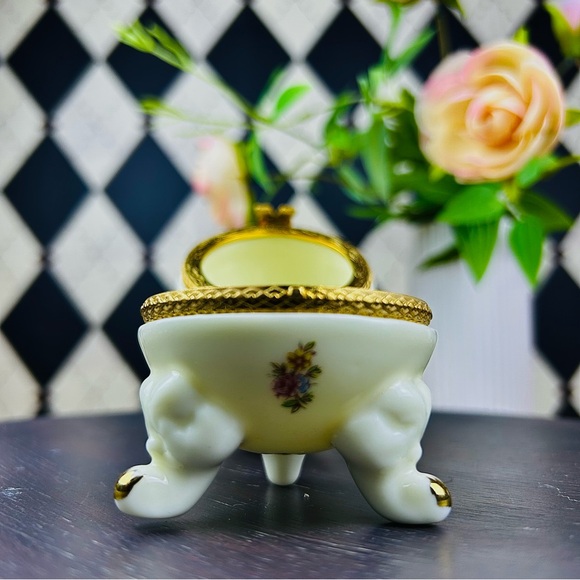 Darling Porcelain Egg Trinket Box Footed Floral Hinged Keepsake Décor Vintage - Picture 4 of 6